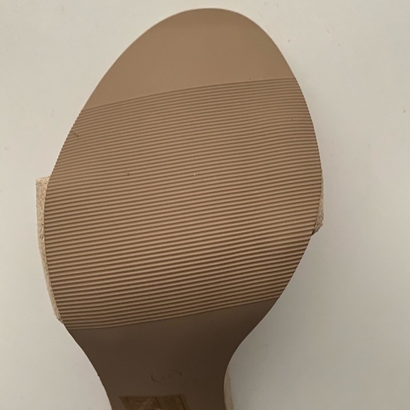 Beige suede upper heels - Picture 3 of 3